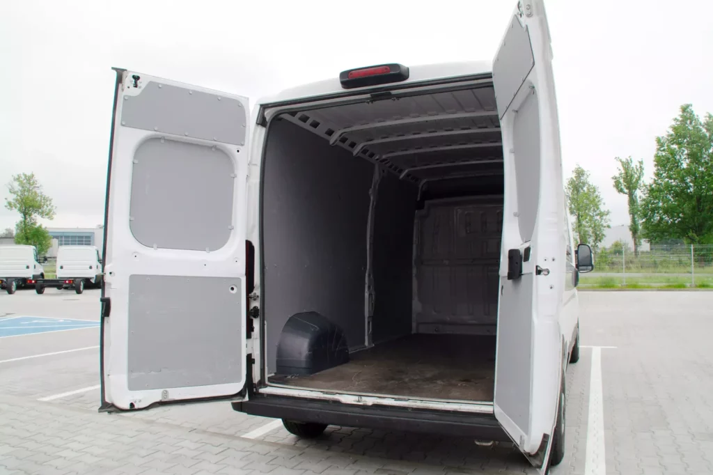 Fiat-Ducato-Furgon-Bus-dostawczy-L3H2-18