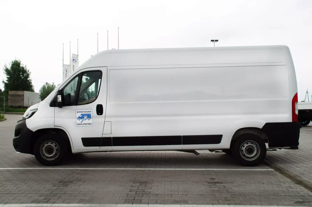 Fiat-Ducato-Furgon-Bus-dostawczy-L3H2-8