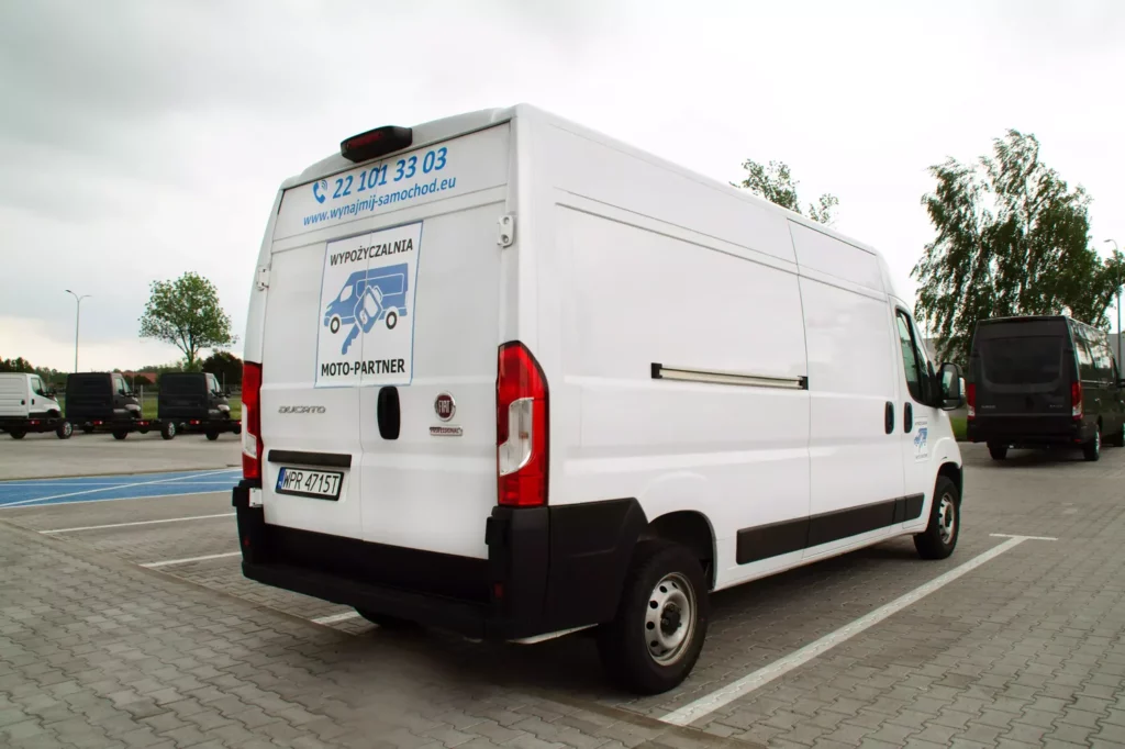Fiat-Ducato-Furgon-Bus-dostawczy-L4H2-4