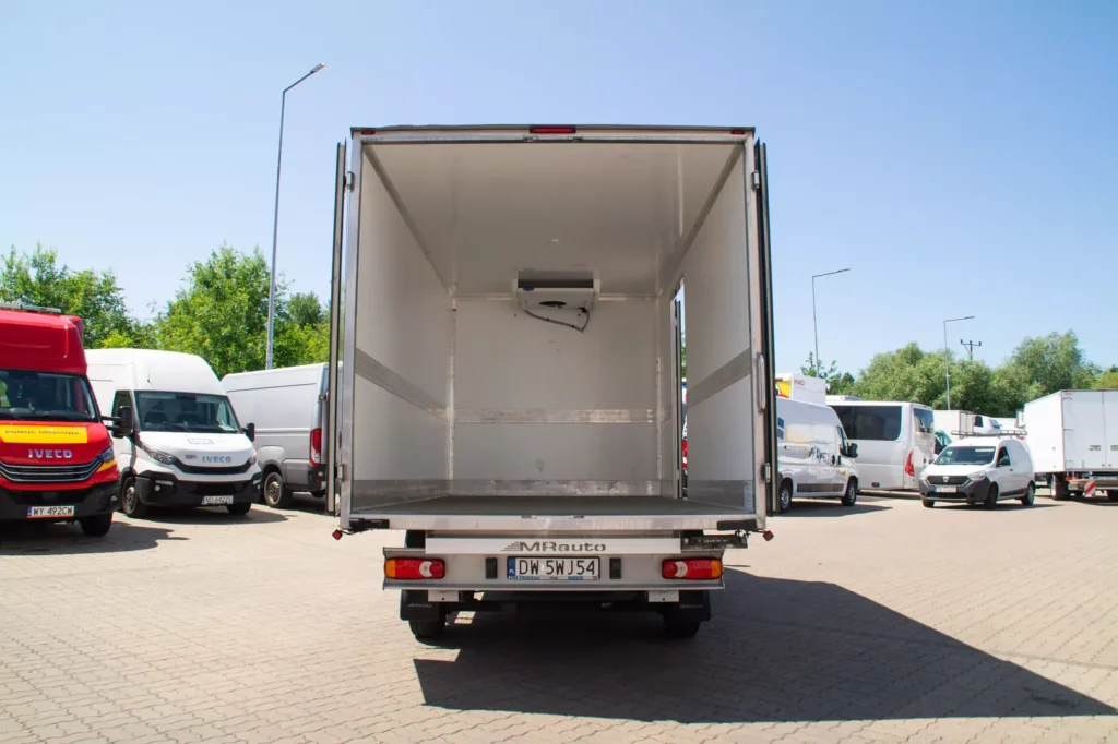 Fiat-Ducato-Kontener-Izoterma-11-min