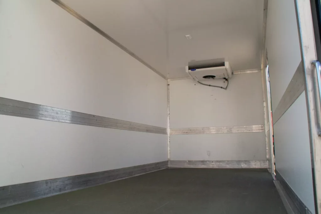 Fiat-Ducato-Kontener-Izoterma-12-min