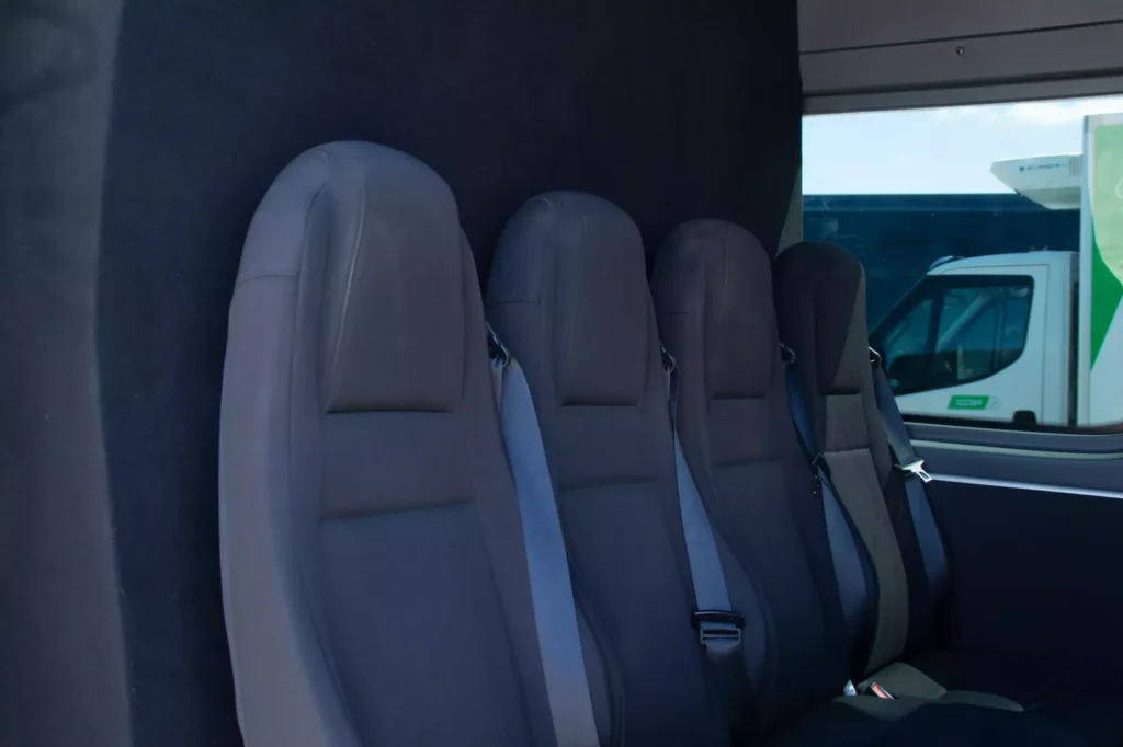 Iveco-Daily-Brygadówka-7-osobowa-14