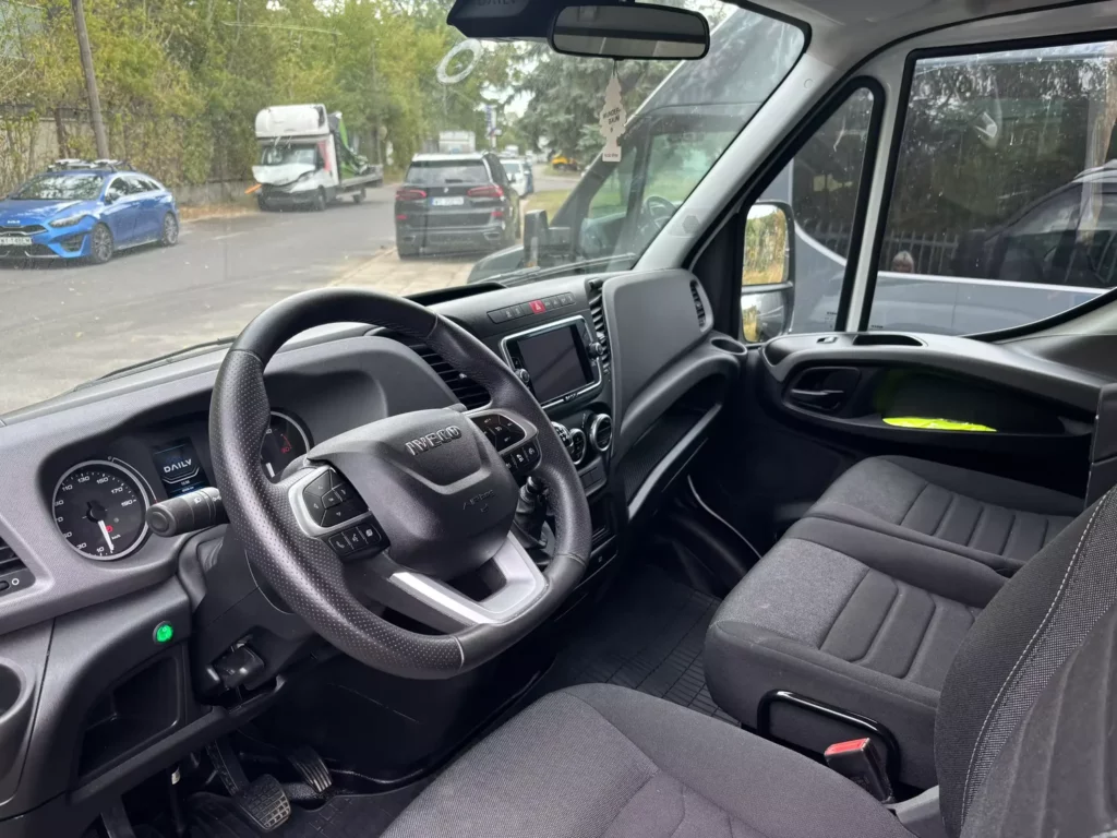 Iveco-Daily-Kontener-Izoterma-10-min
