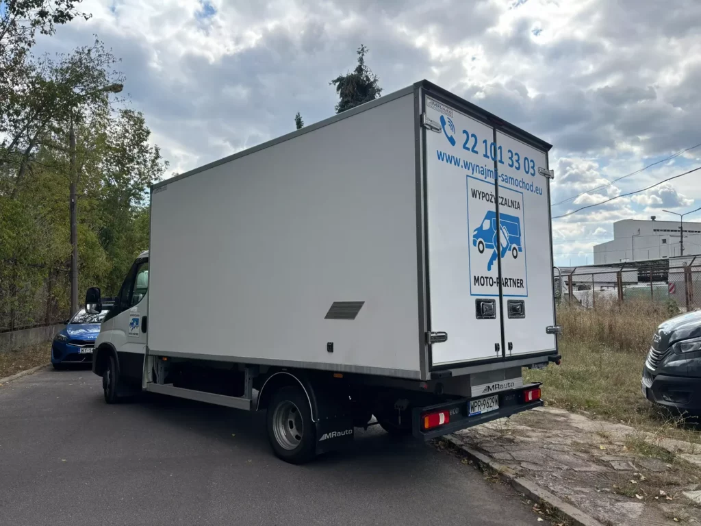 Iveco-Daily-Kontener-Izoterma-6-min