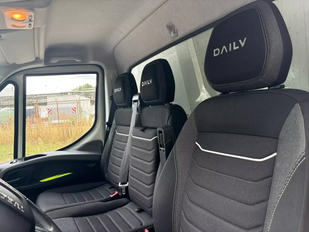 Iveco-Daily-Kontener-Izoterma-9-min