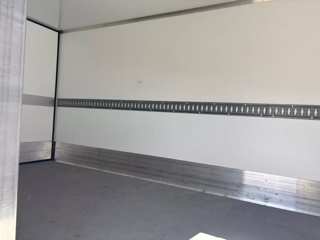 Iveco-Daily-Kontener-Izoterma-Winda-12