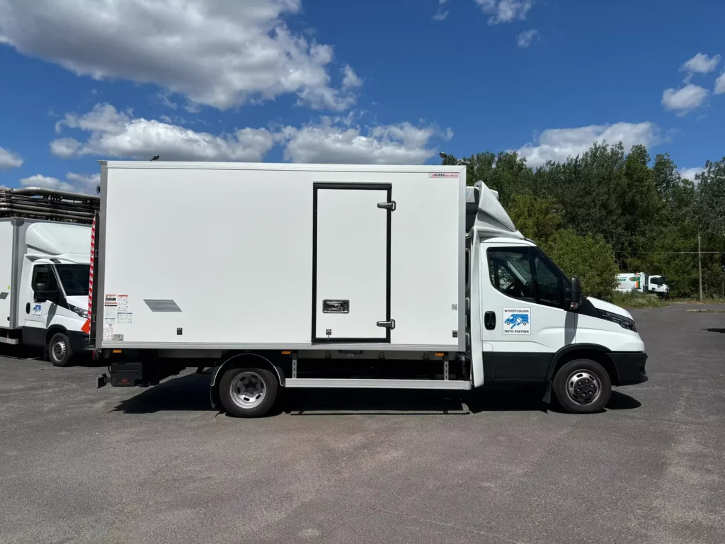 Iveco-Daily-Kontener-Izoterma-Winda-4