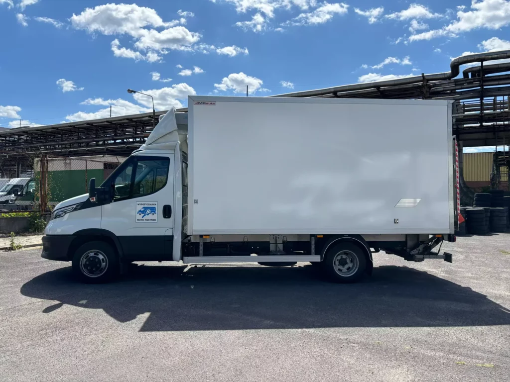 Iveco-Daily-Kontener-Izoterma-Winda-5
