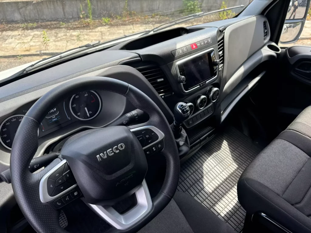 Iveco-Daily-Kontener-Izoterma-Winda-9