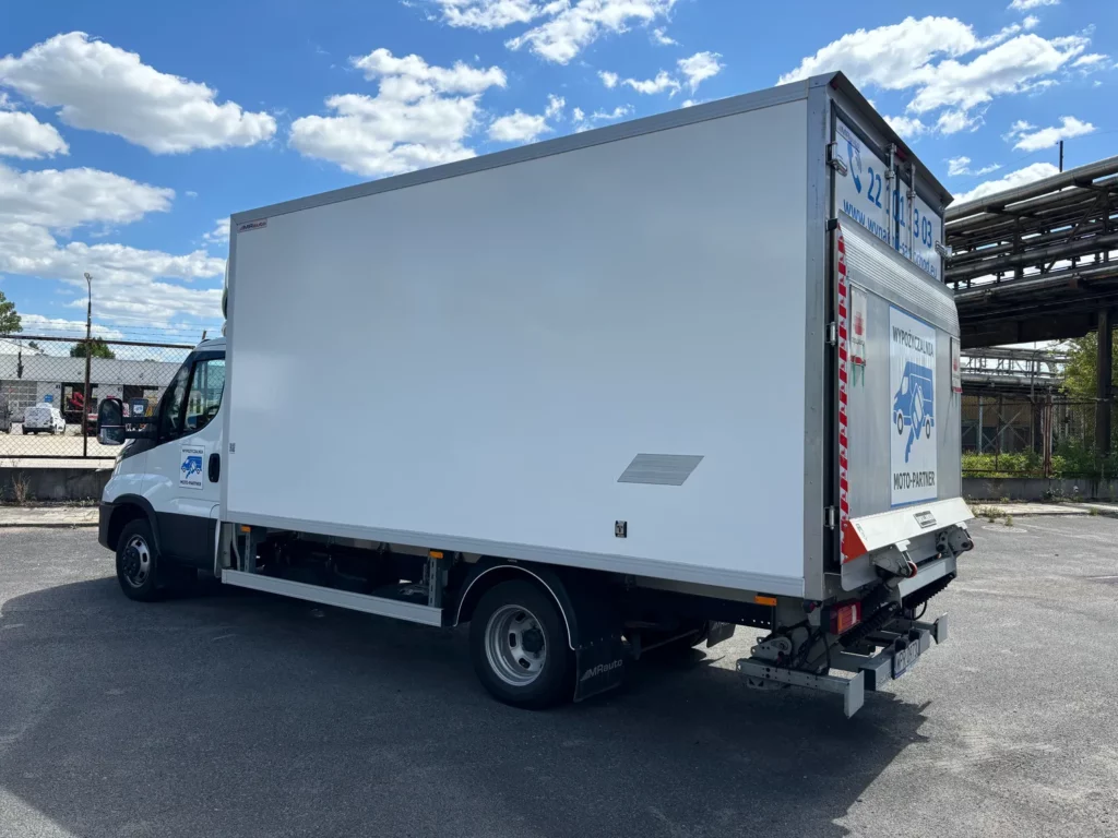 Iveco-Daily-Kontener-Mroźnia-Winda-6