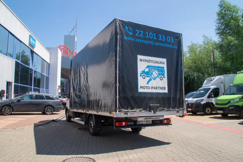 Iveco-Daily-Międzynarodówka-sypialnia-3-