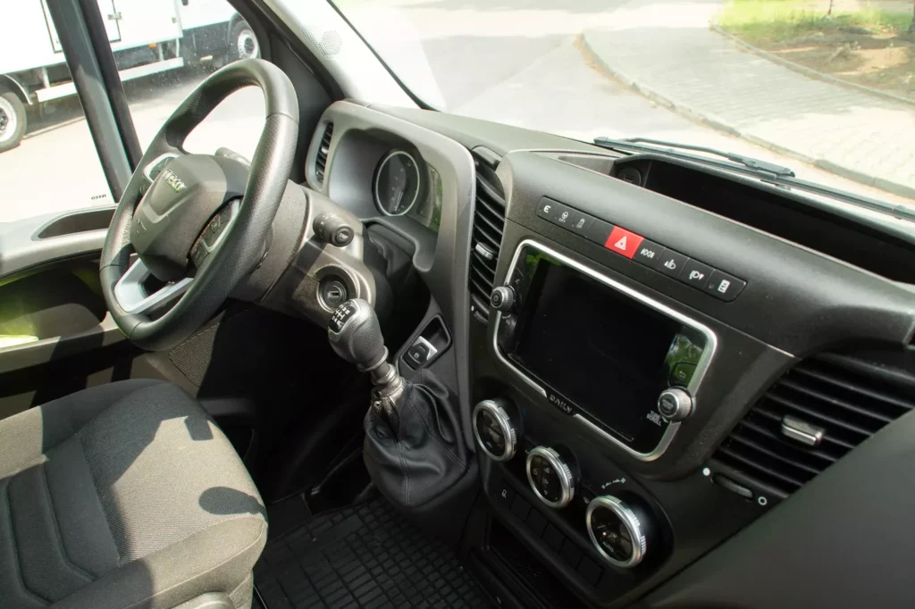 Iveco-Daily-Skrzynia-Otwarta-11-min