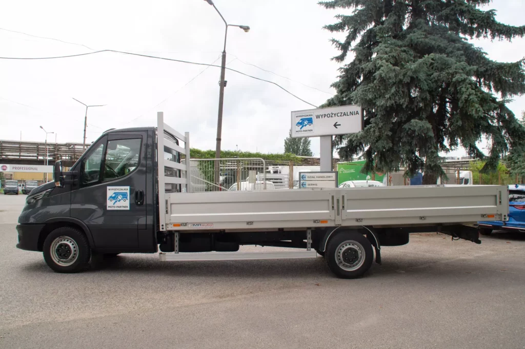 Iveco-Daily-Skrzynia-Otwarta-2--min