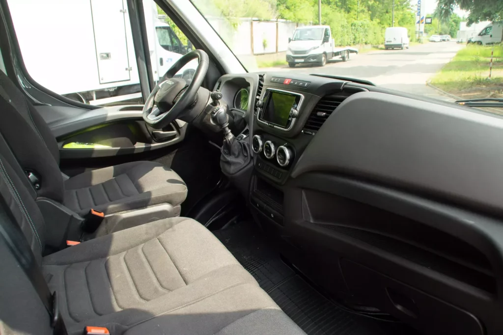 Iveco-Daily-Skrzynia-Otwarta-9-min
