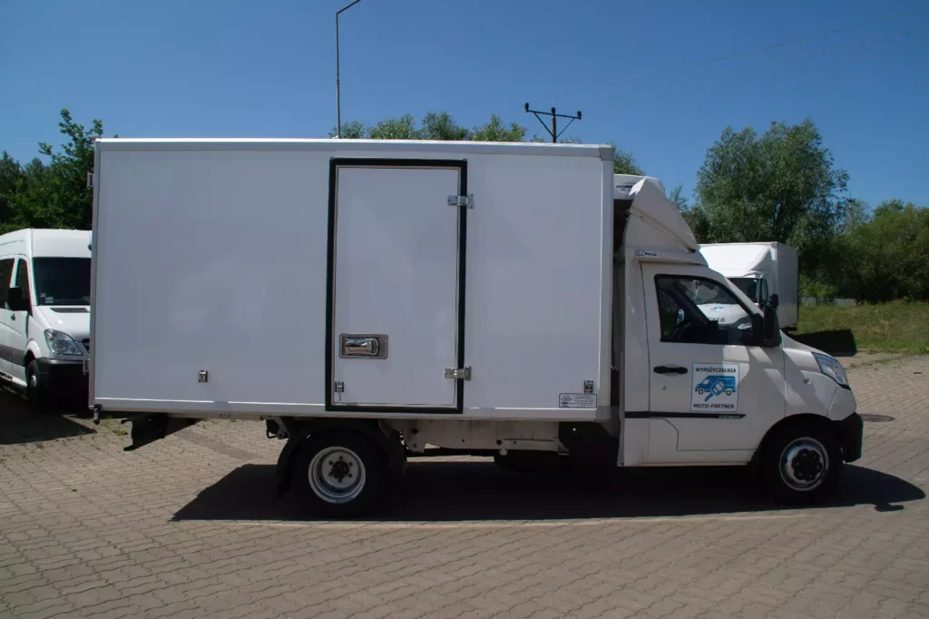 Piaggio Porter NP6 chłodnia – samochód dostawczy do wynajęcia w Moto-Partner Wrocław, Warszawa, Poznań, Legnica, Karpin, Nadarzyn, Siemianowice Śląskie