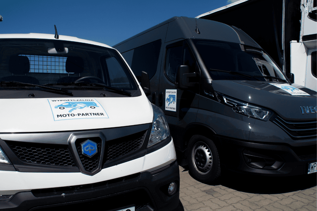 samochód dostawczy jazda po mieście